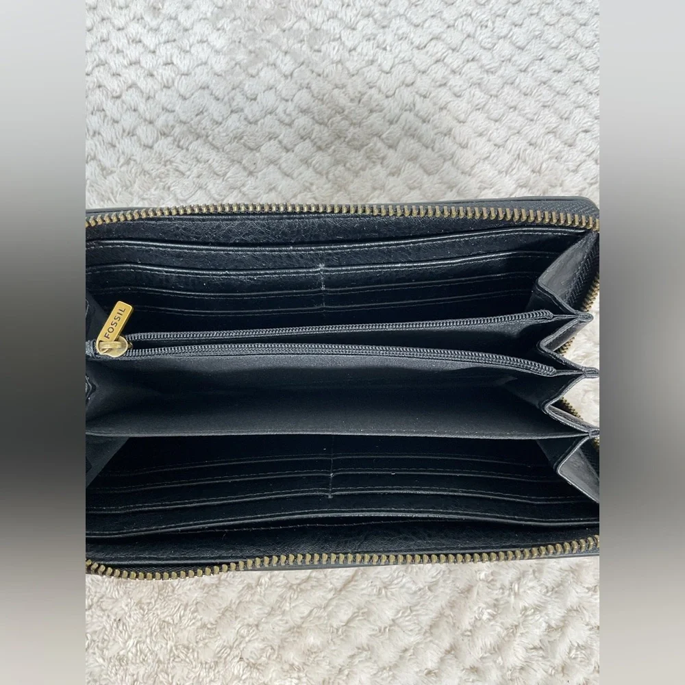 Fossil Logan Cheetah Print Zip Around Wallet